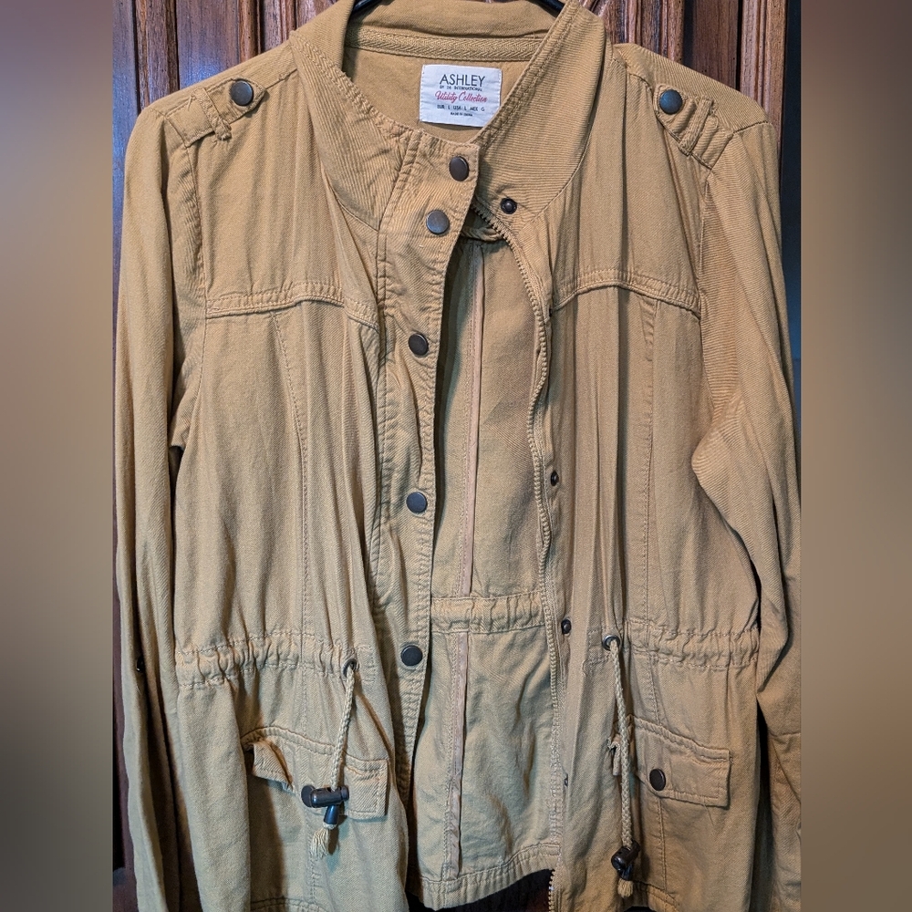 Mustard yellow lightweight jacket size Large